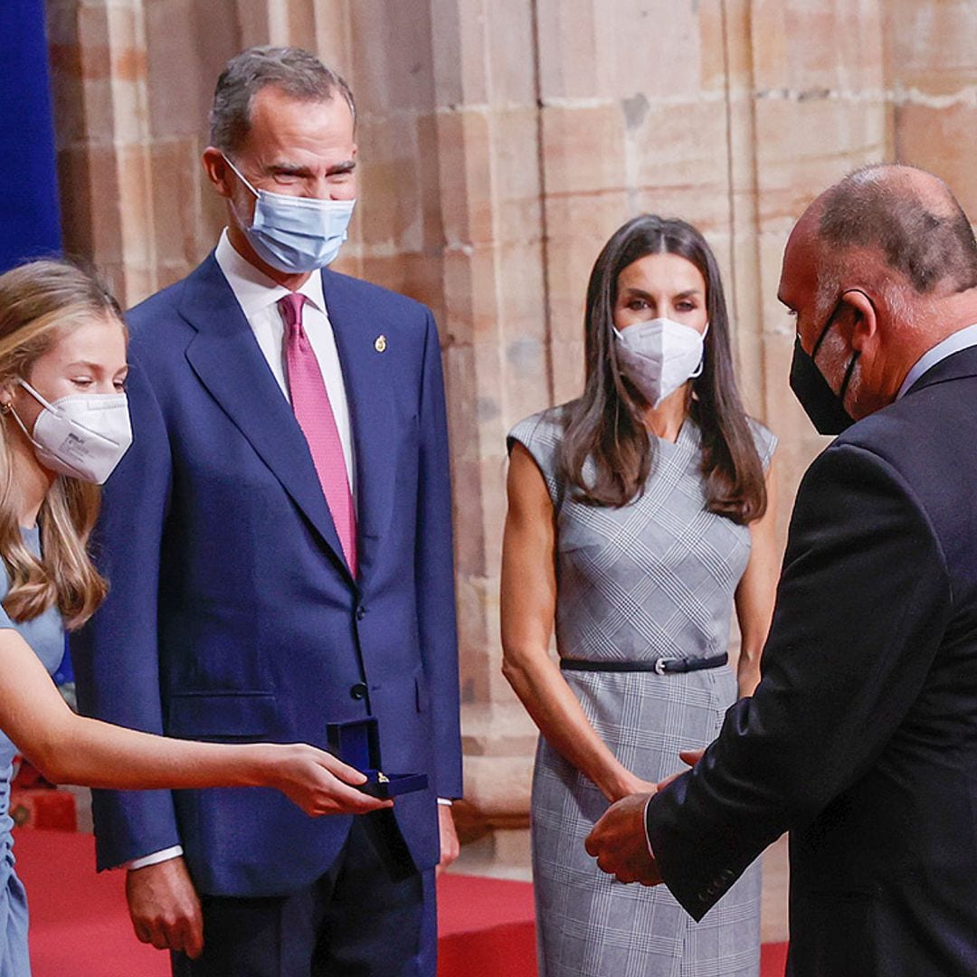 Todas las anécdotas de los Reyes y sus hijas en la audiencia de los Premios Princesa de Asturias