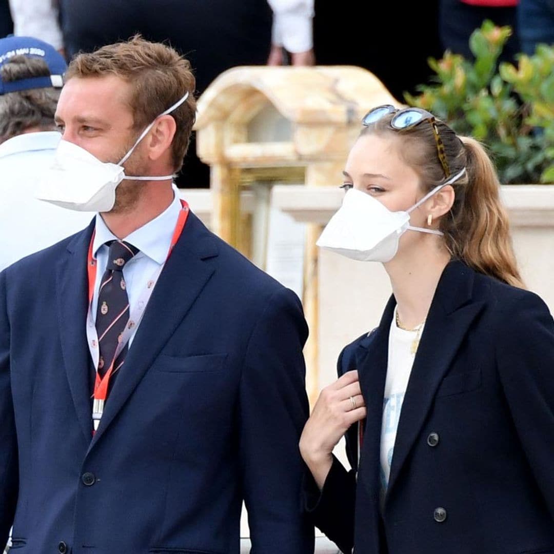 Beatrice Borromeo y Pierre Casiraghi reaparecen en familia en un significativo día para Mónaco