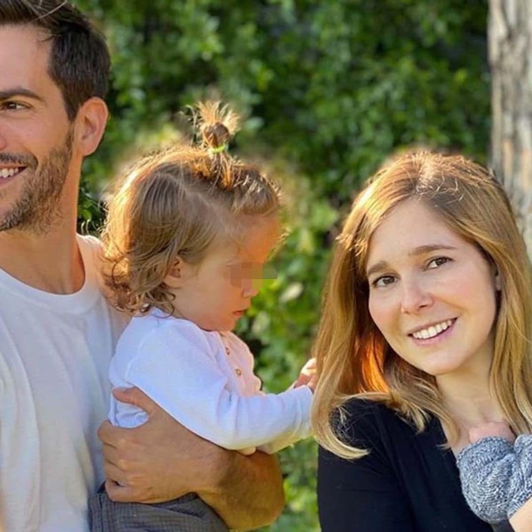 El simpático gesto de la hija de Natalia Sánchez y Marc Clotet con los animales del parque