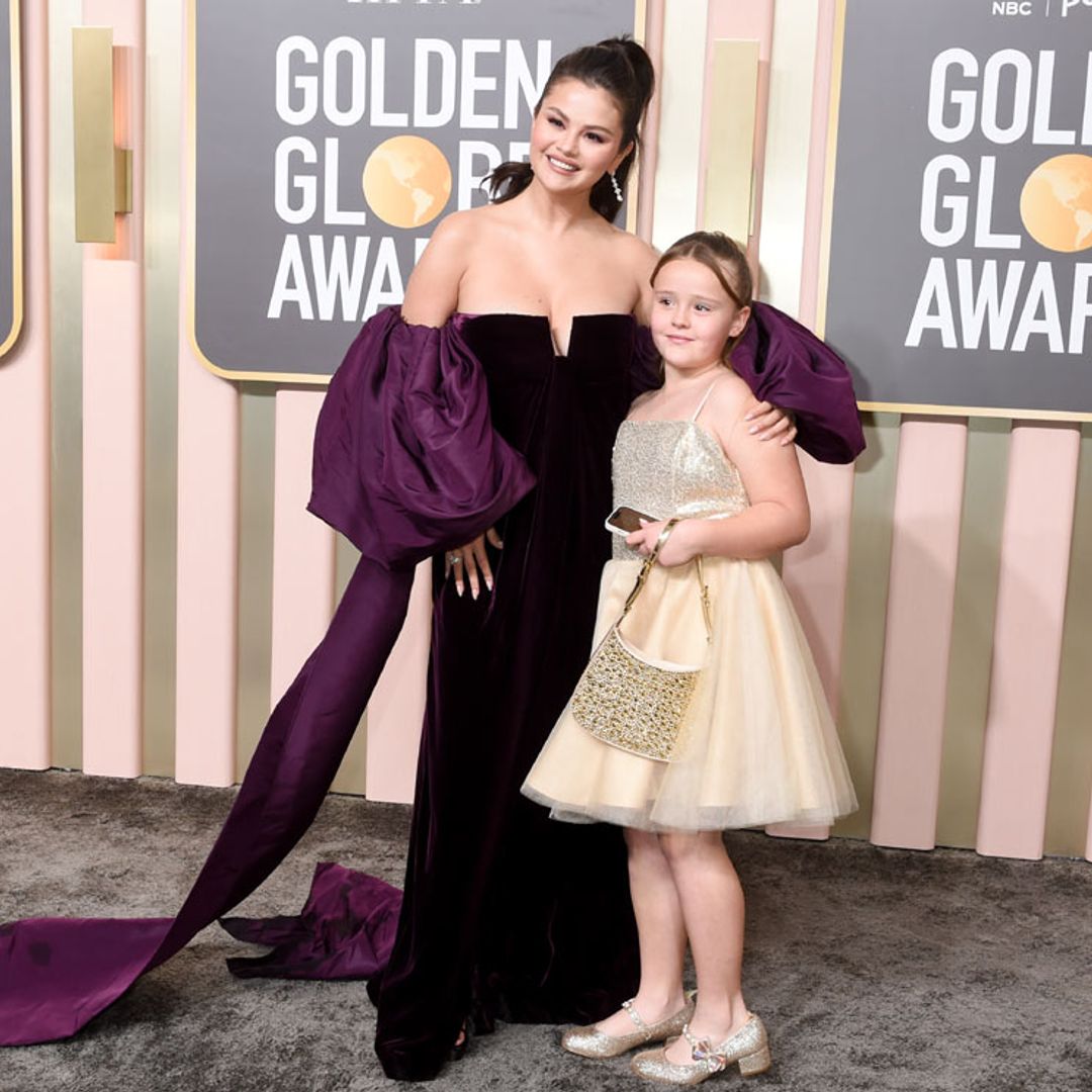 Selena Gómez se lleva a su hermanita a los Globos de Oro ¡y la pequeña Gracie acapara las miradas!