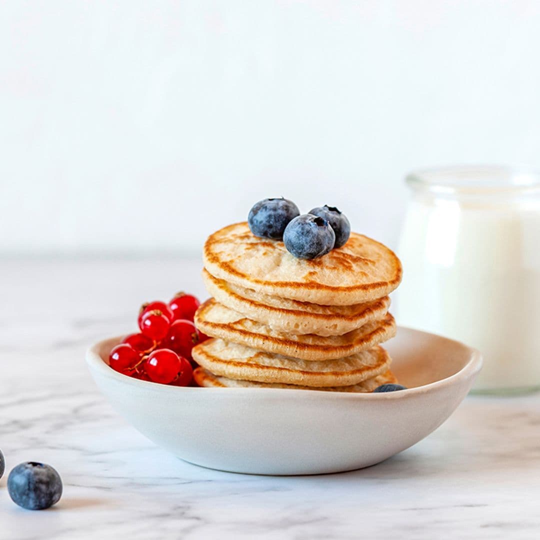 Blinis con arándanos y grosellas