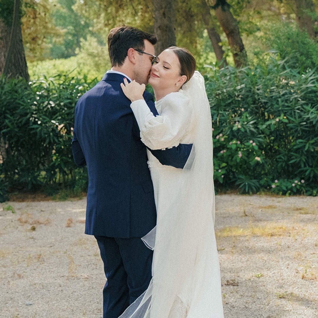 El romántico vestido de novia con mangas abullonadas de Sara para su boda en Valencia