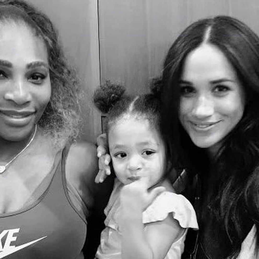 La imagen de la amistad: Serena Williams posa con Meghan Markle y la pequeña Olympia se cuela en la foto