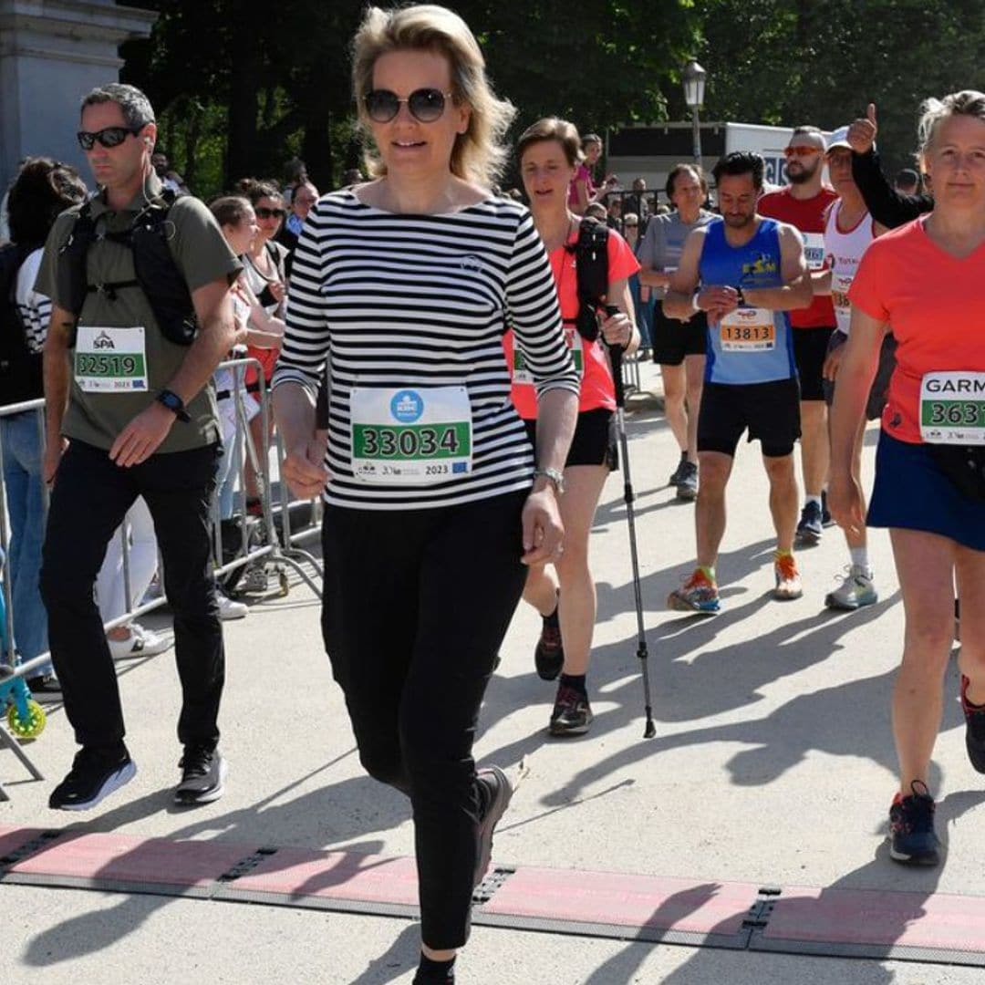 Matilde de los belgas, una reina muy en forma en una carrera junto a su hijo Emmanuel