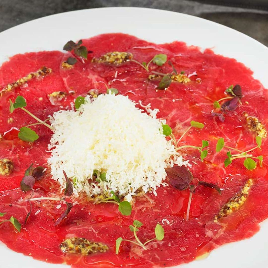 'Carpaccio' de ternera con nube de queso parmesano