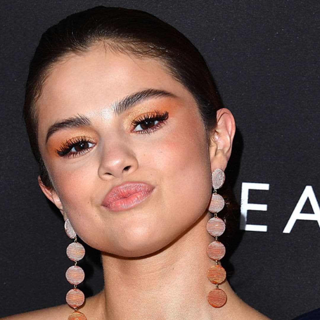 ¡A todo color! Tres maquillajes de ojos para decir adiós al verano inspirados en Selena Gomez