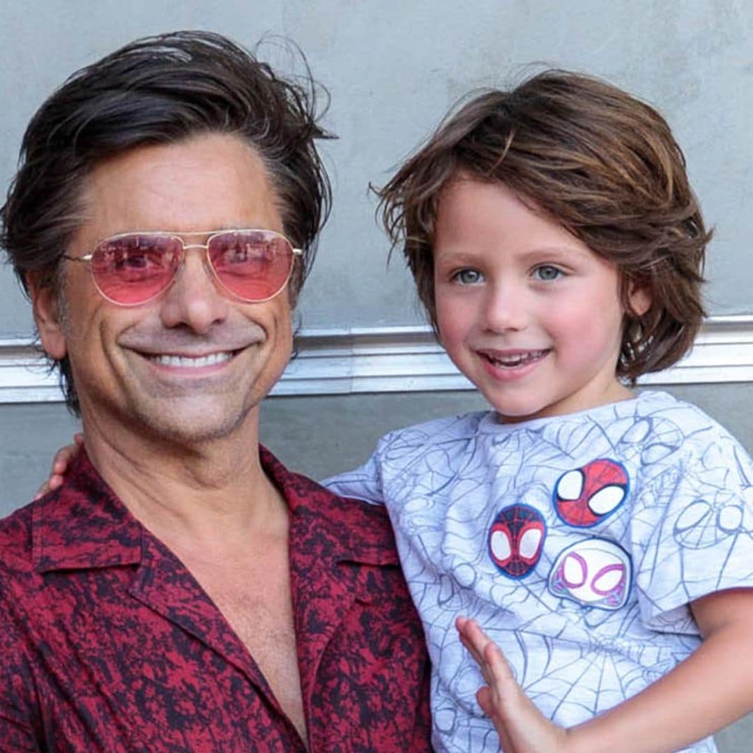 John Stamos, a sus casi 60 años, desafía el paso del tiempo con su hijo Billy, de cuatro