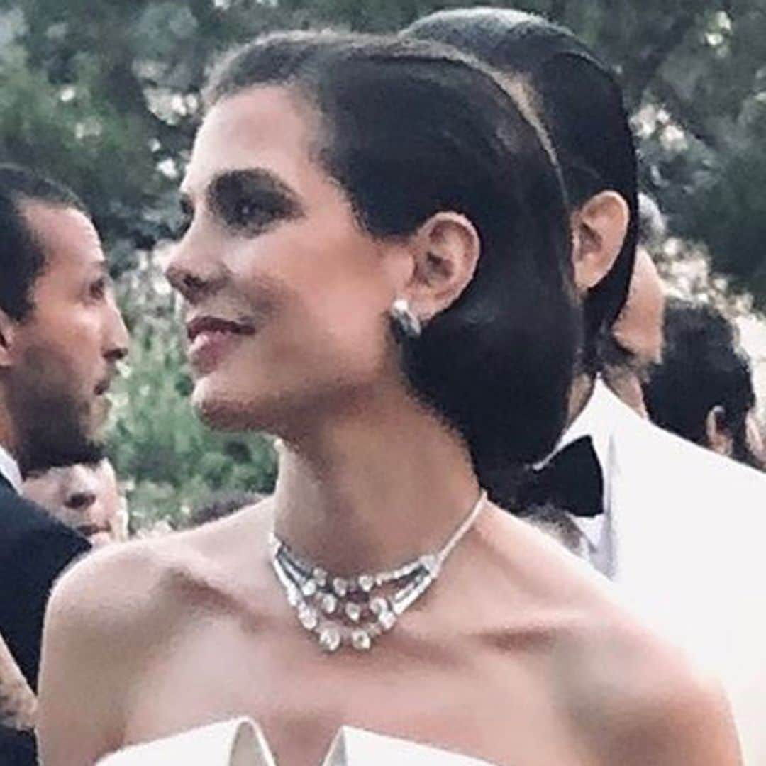 Un vestido de cuento y joyas de Grace Kelly: Carlota deslumbra con su segundo look nupcial