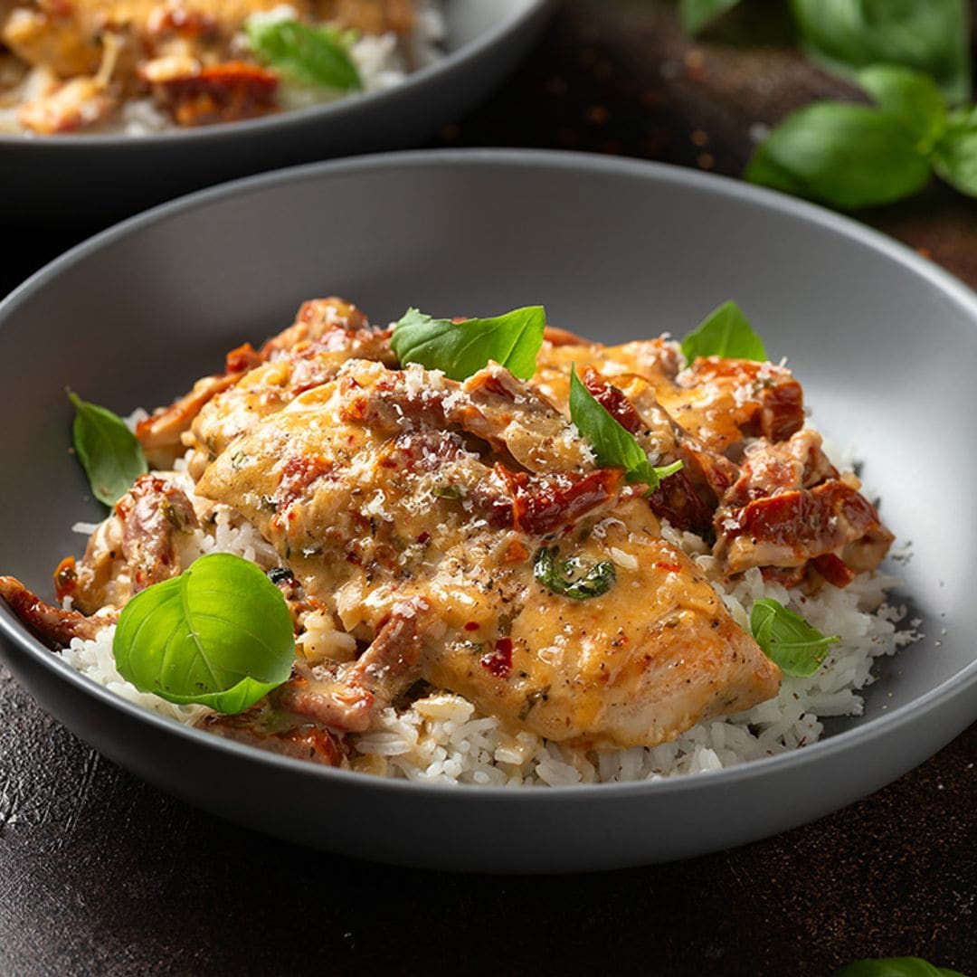 Pechugas de pollo con tomate seco, mostaza y arroz