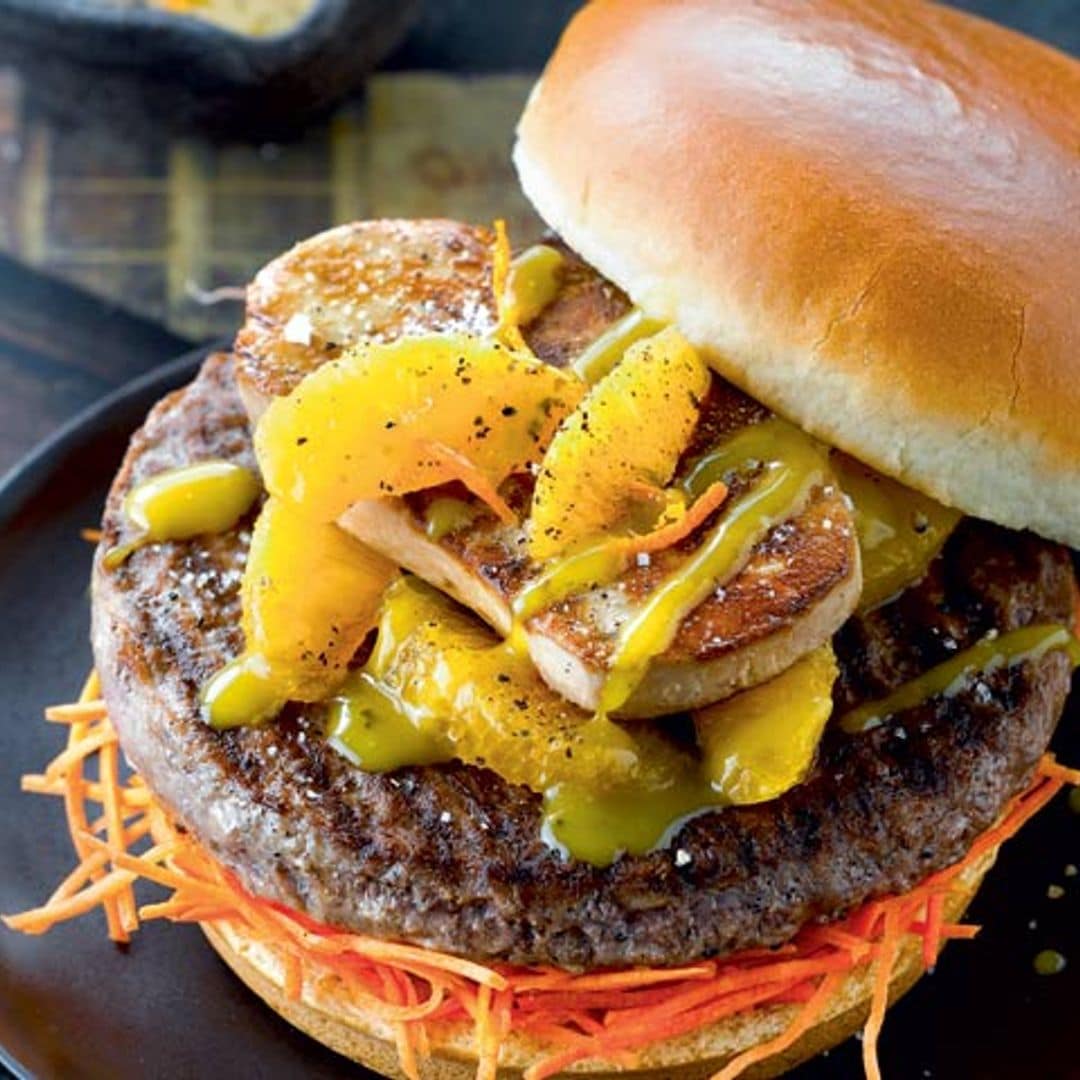 Hamburguesa de ternera y foie con ensalada de naranja