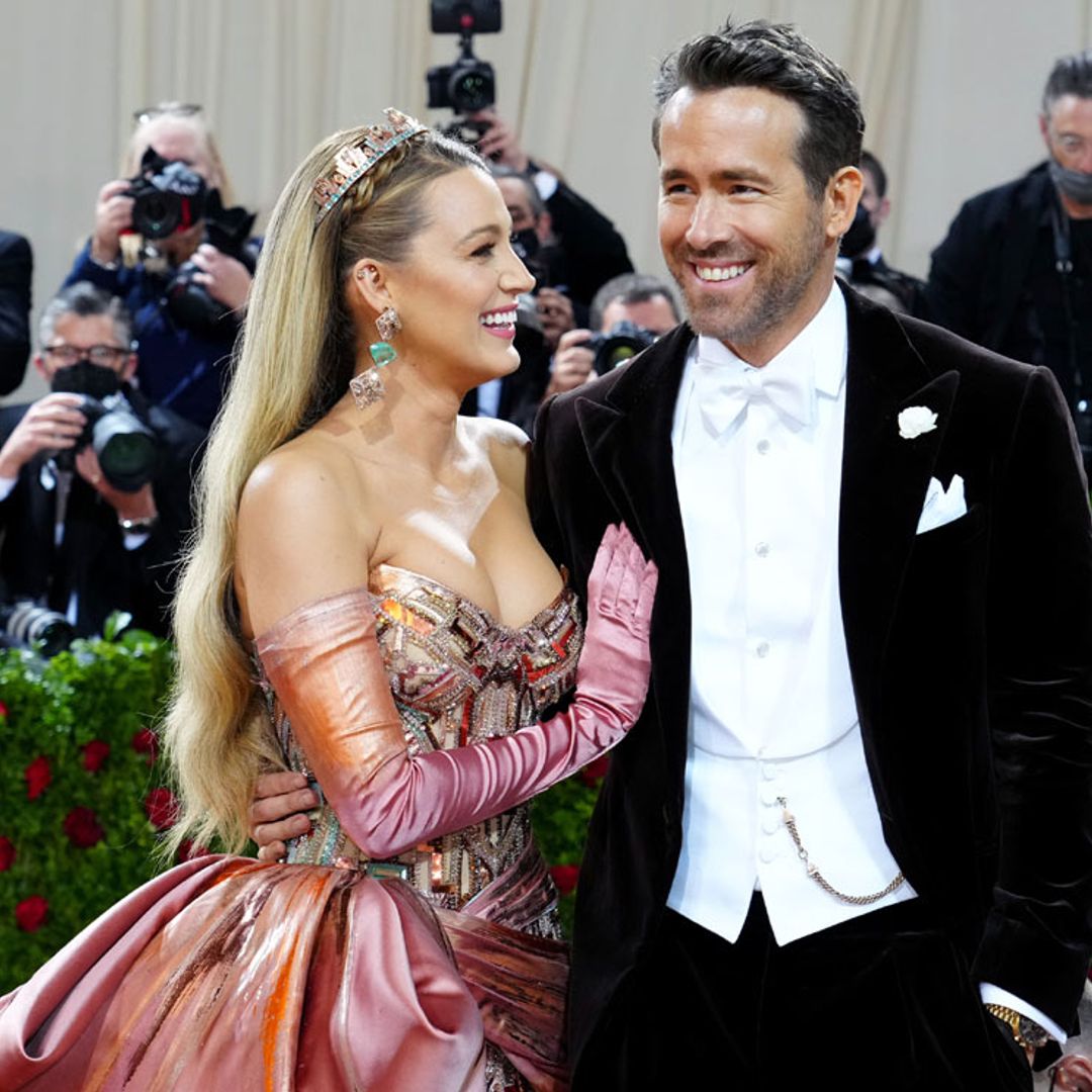 Blake Lively deja boquiabierto a Ryan Reynolds con la transformación de su vestido en la Gala MET