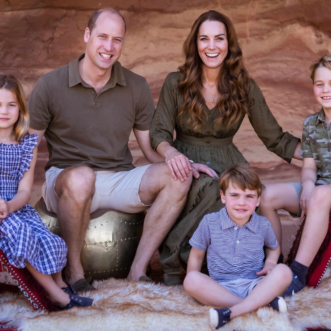 La familia Cambridge descubre su viaje secreto a Jordania con su felicitación de Navidad