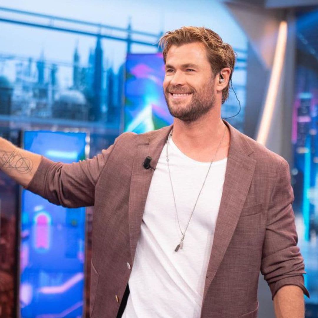 La 'chuleta' que Elsa Pataky le ha hecho a Chris Hemsworth para comunicarse en Madrid