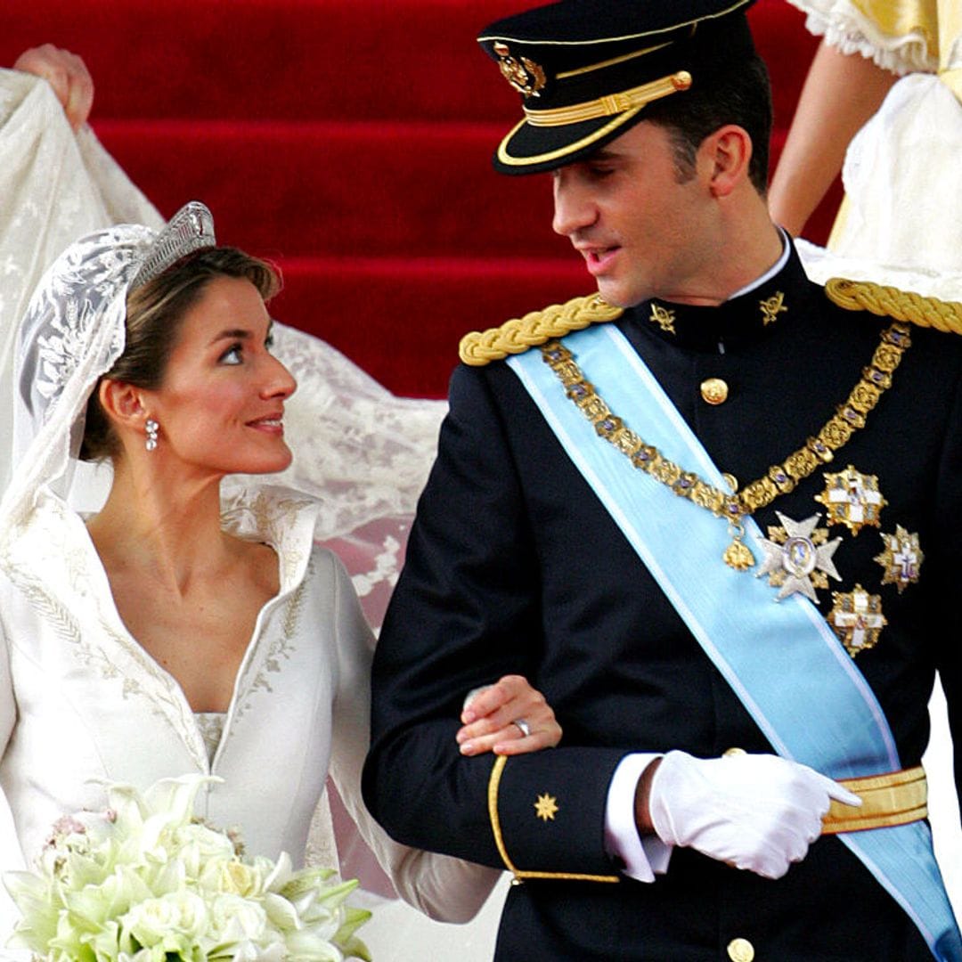 Los cinco datos más curiosos de la boda de los reyes Felipe y Letizia en su 19º aniversario: primeras veces y cambio 'in extremis'