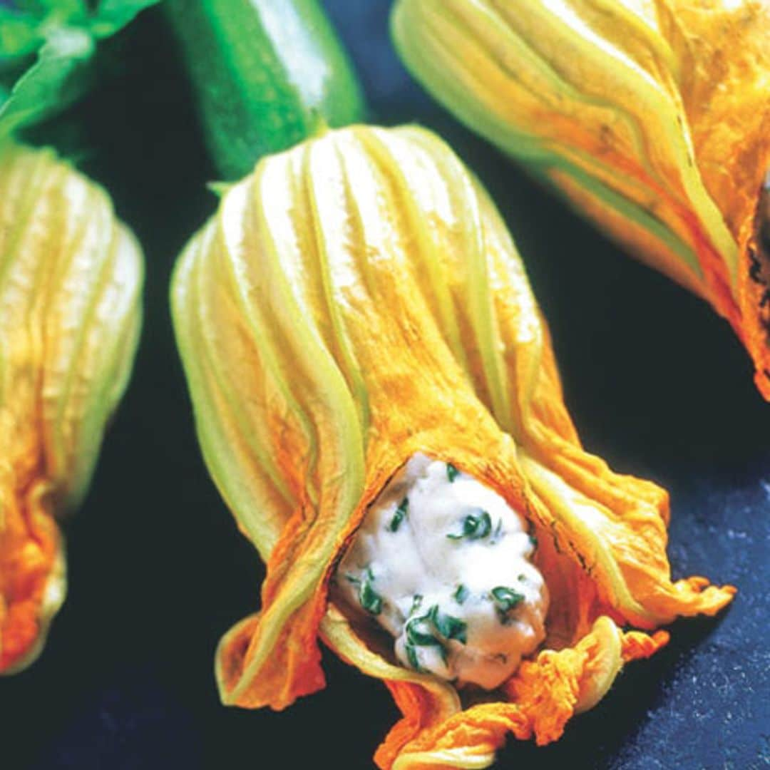 Flores de calabacín con rulos de parmesano