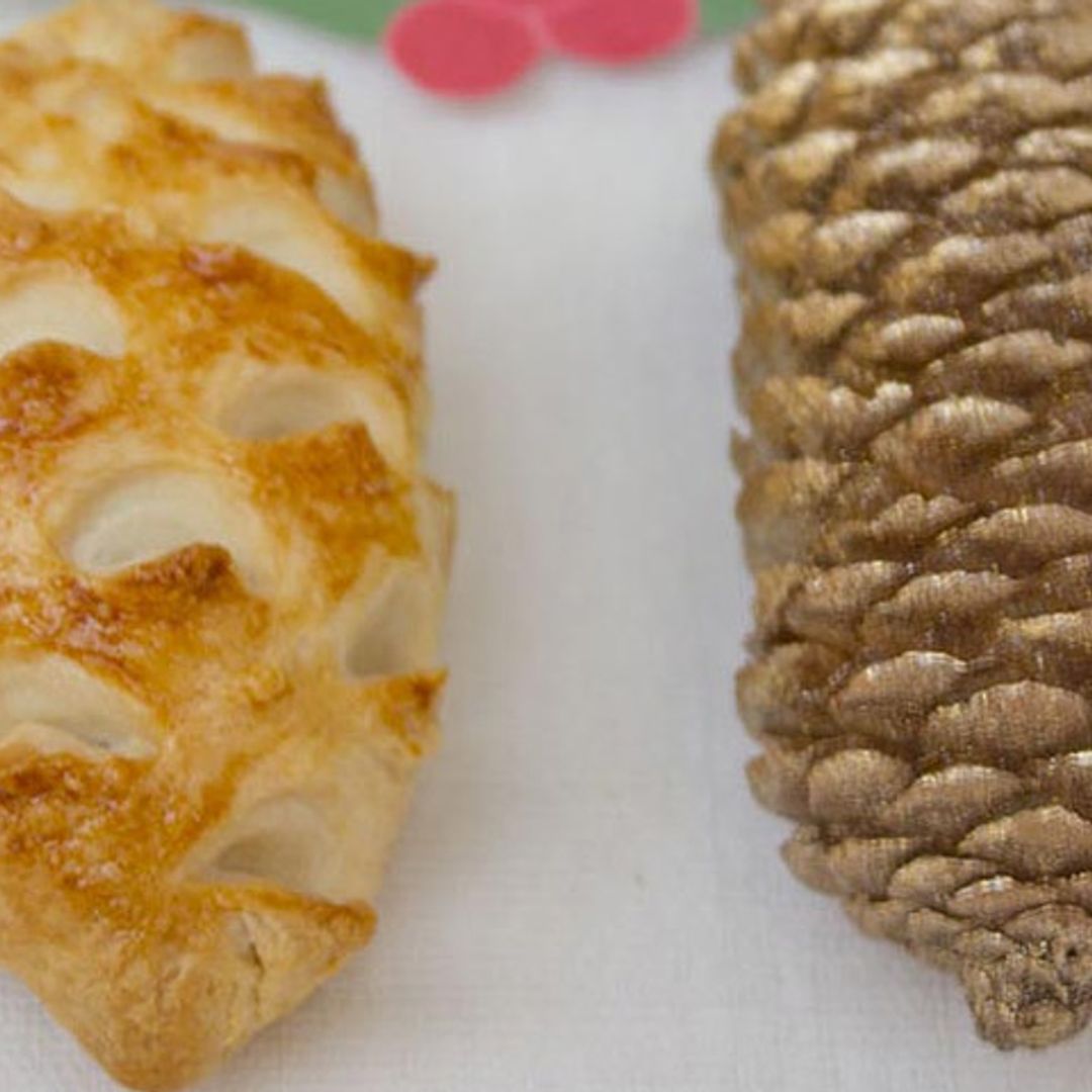 Pine cone pies (empanadillas con forma de piña)