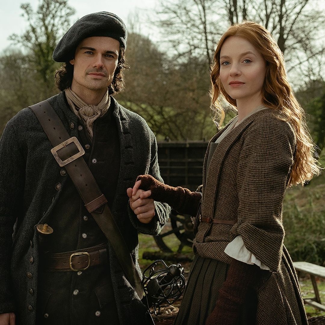 Ellen MacKenzie y Brian Fraser, interpretados por Harriet Slater y Jamie Roy, son los padres de Jamie en 'Outlander: Blood of my Blood'