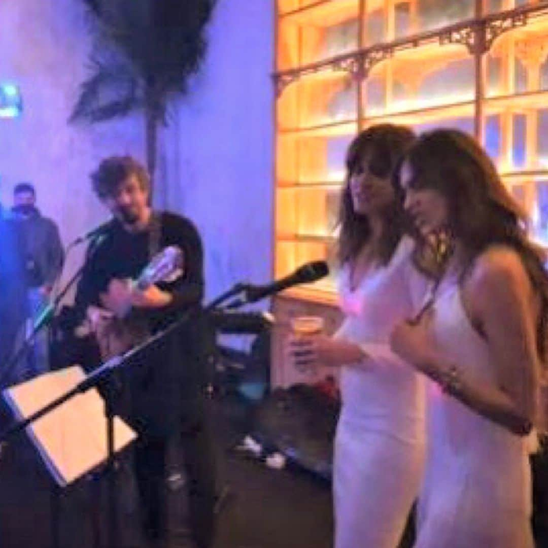 La espectacular fiesta de cumpleaños de Isabel Jiménez ¡con dueto musical incluido junto a Sara Carbonero!