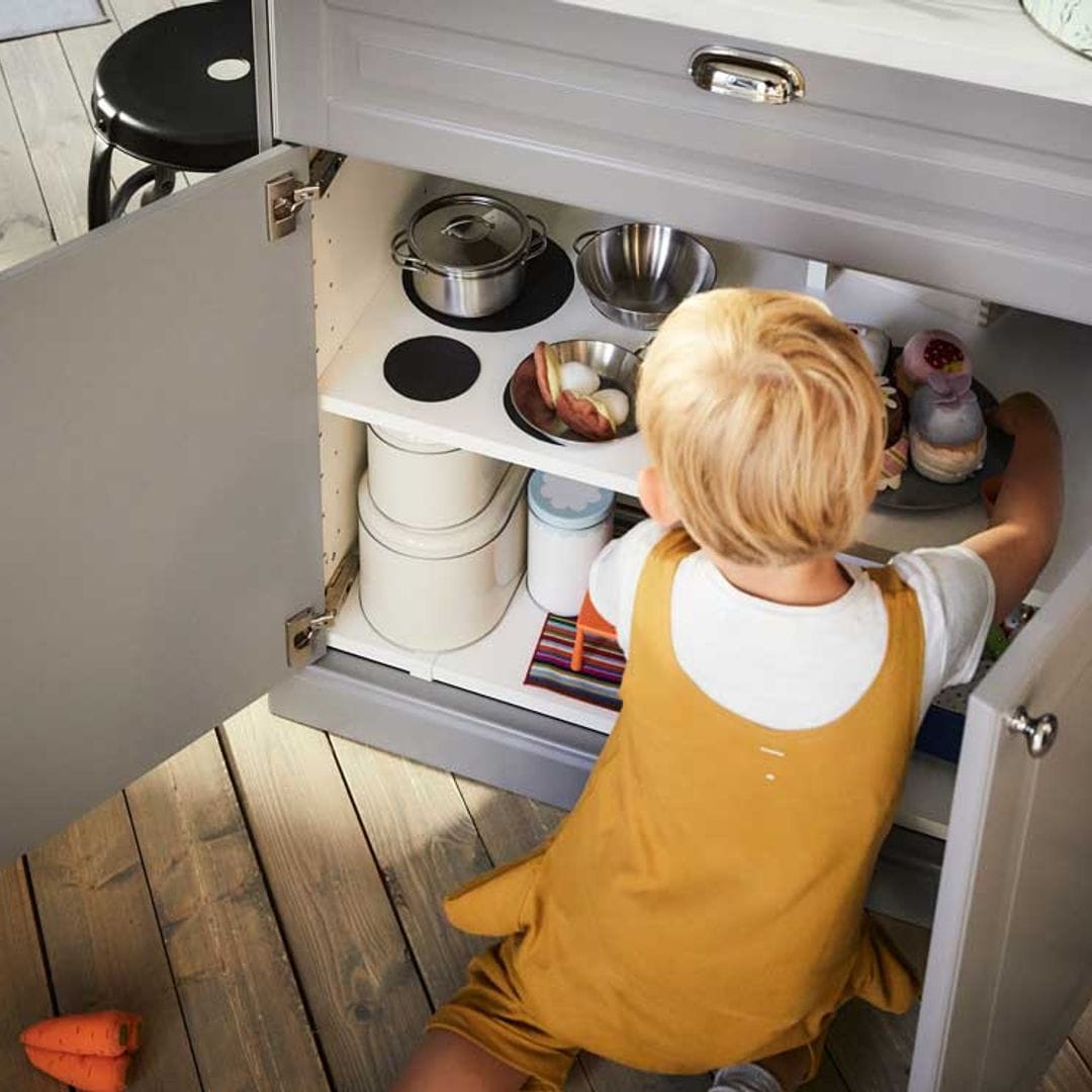 Hoy cocinan ellos: claves para lograr una cocina funcional y segura para pequeños chefs