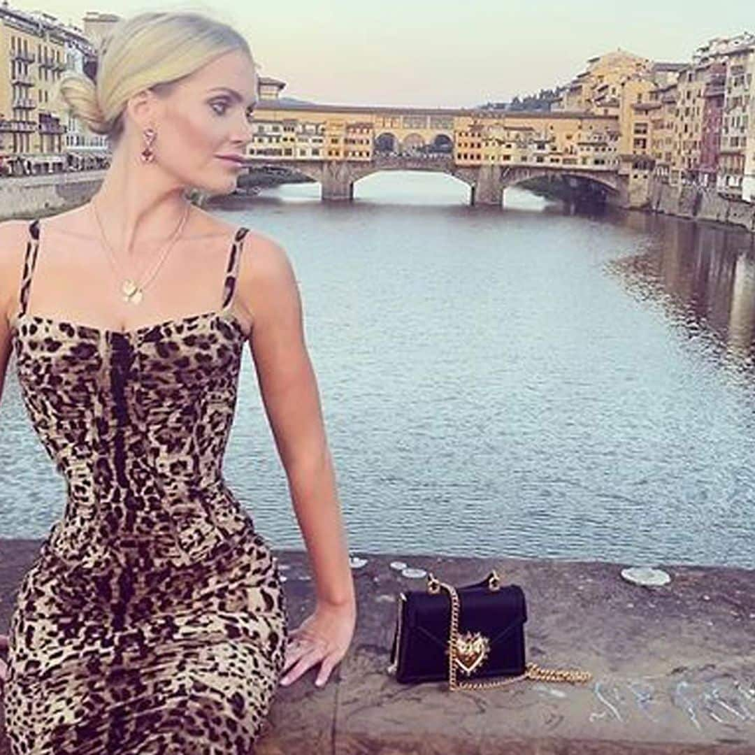 Kitty Spencer impacta con vestido ultraceñido de leopardo y un accesorio muy revelador