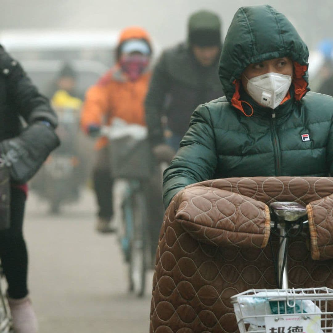 Así afecta la contaminación a la salud de tus huesos