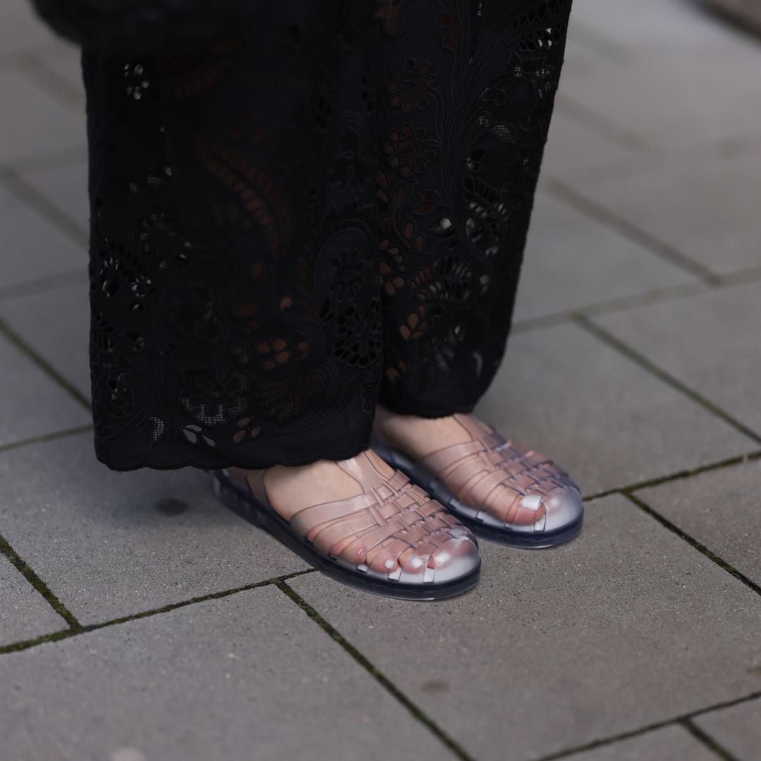 8 sandalias cangrejeras de plena tendencia que llevarás de la playa a la ciudad