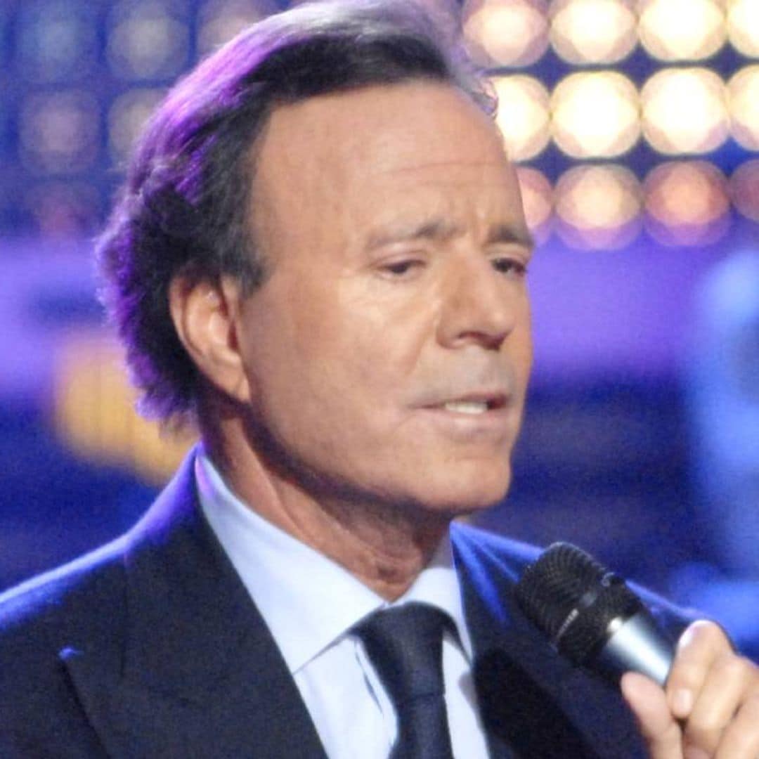 Los emotivos mensajes musicales de Julio Iglesias a las familias que sufren por la pandemia