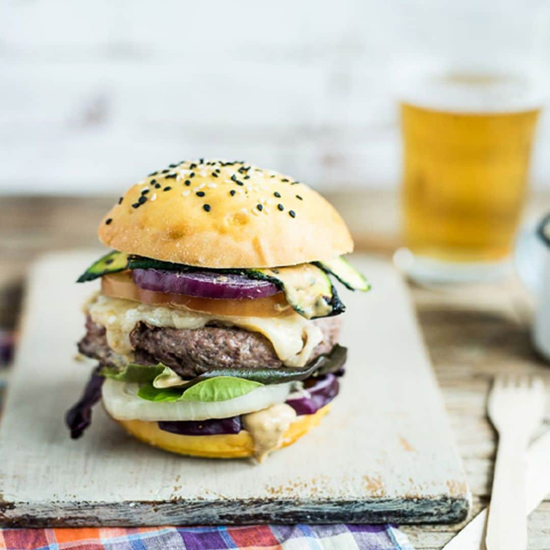 Hamburguesa con 'Parmigiano Reggiano' y verduras