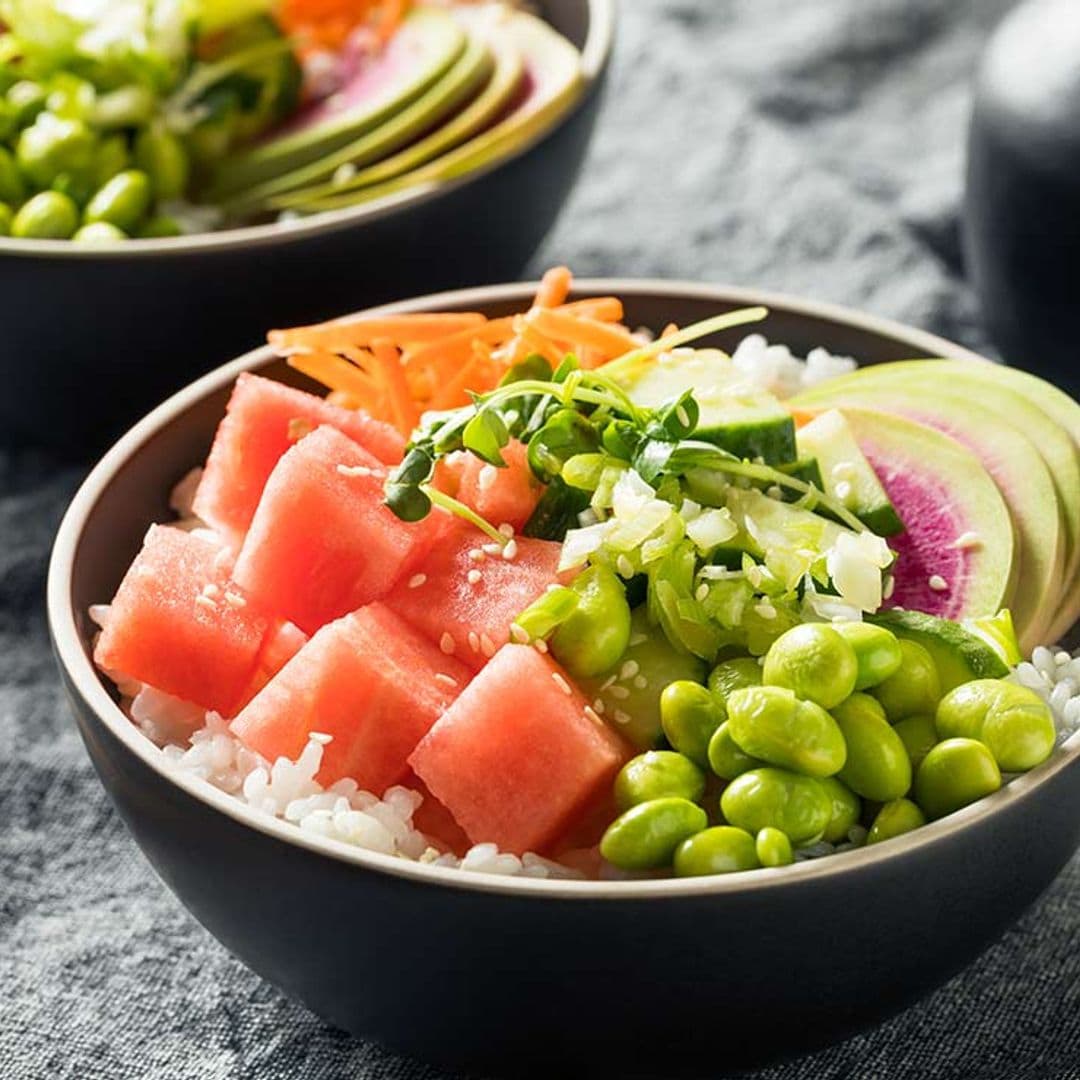 Bol vegano con sandía y edamame