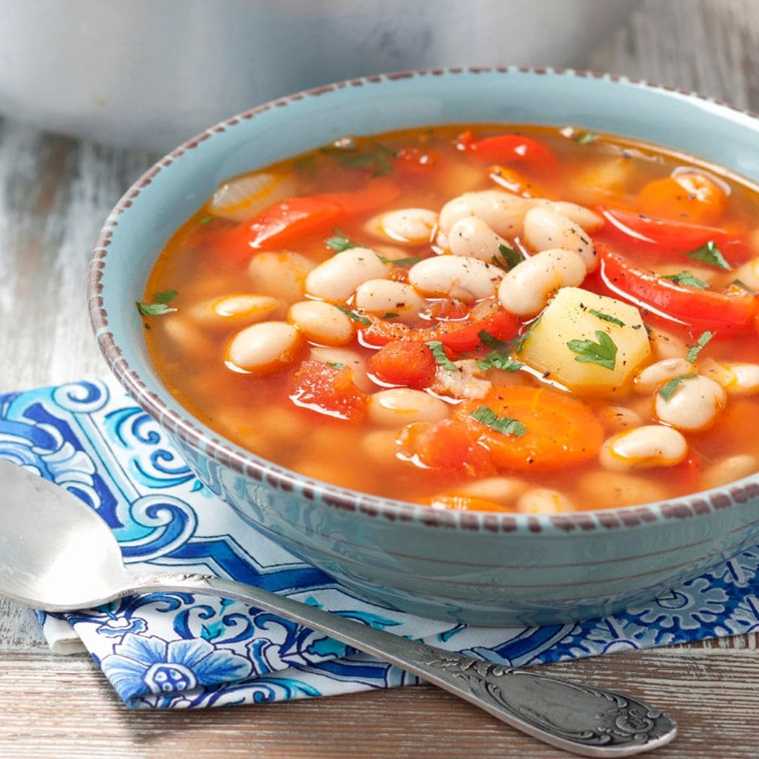 Potaje de alubias blancas con verduras