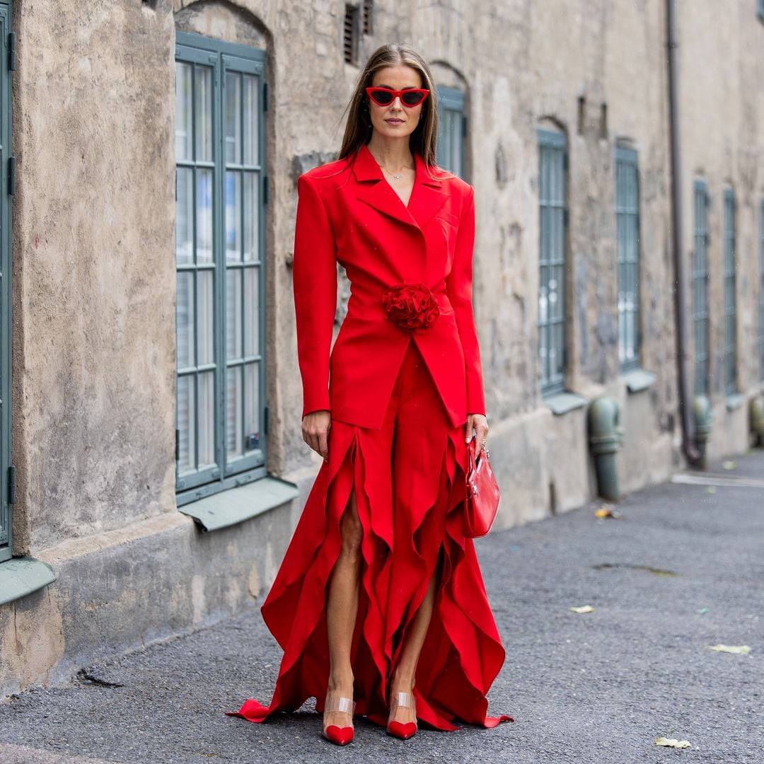 Inspírate en los looks de estas chicas nórdicas para ser la invitada perfecta en tu próxima boda