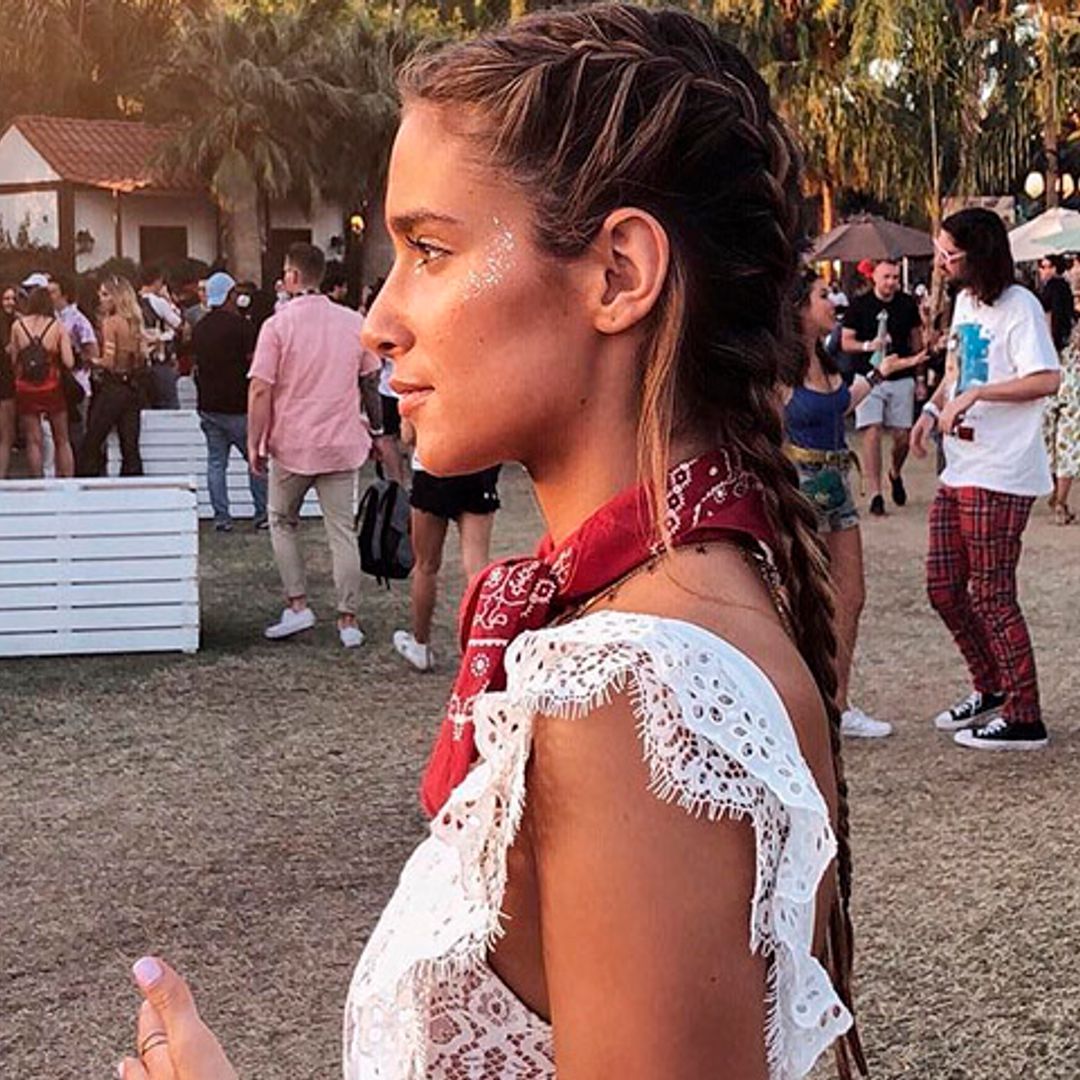 María Pombo dice sí al maquillaje con purpurina en los looks de festival