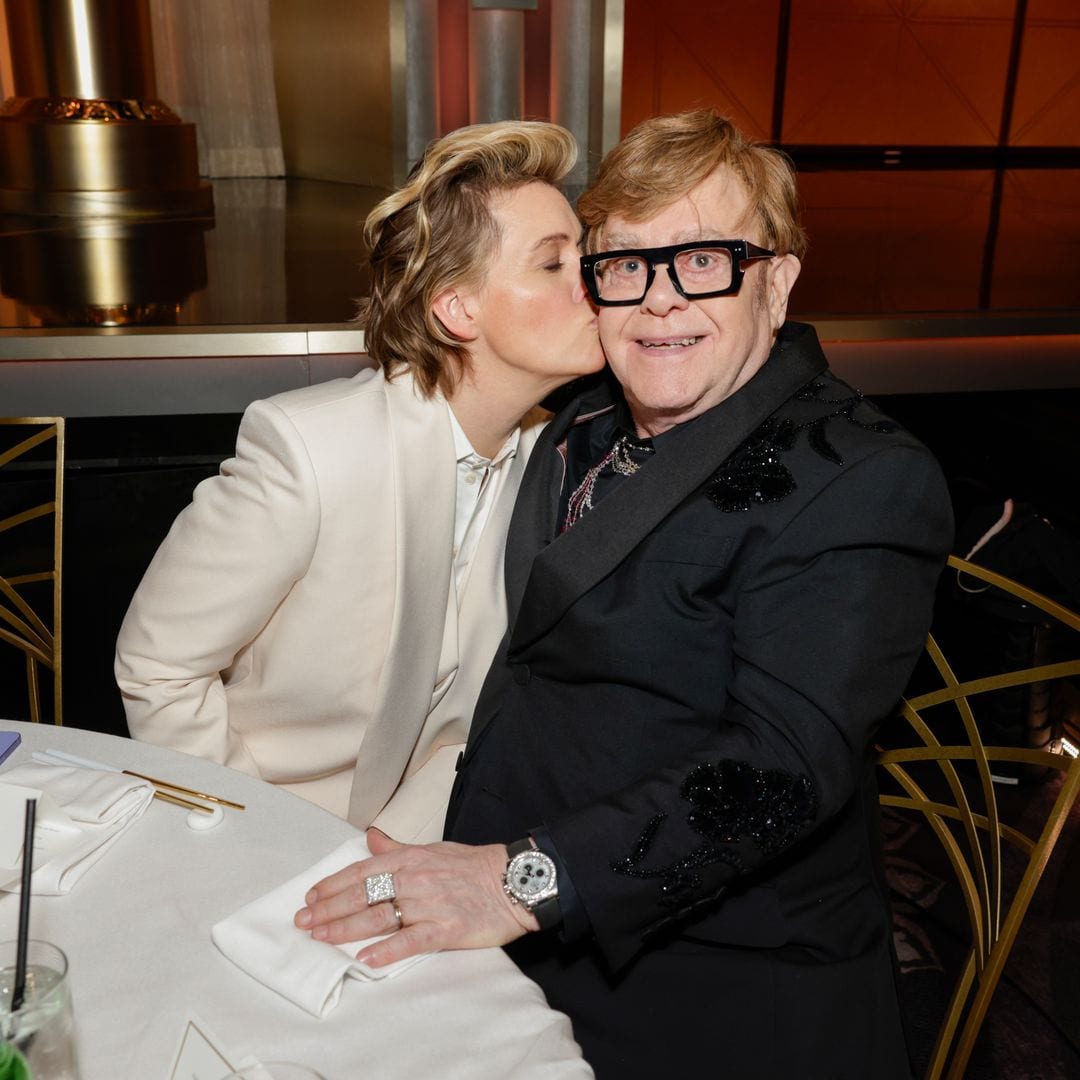 Brandi Carlile y Elton John en los Globos de Oro 2025