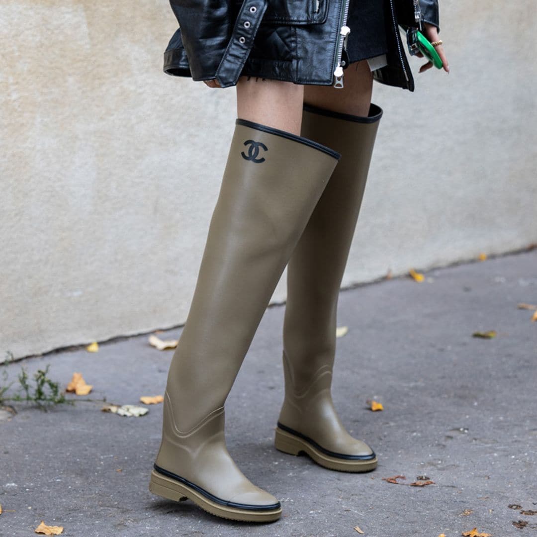 Seis botas y zapatillas de invierno que te solucionan el look cuando llueve ☔