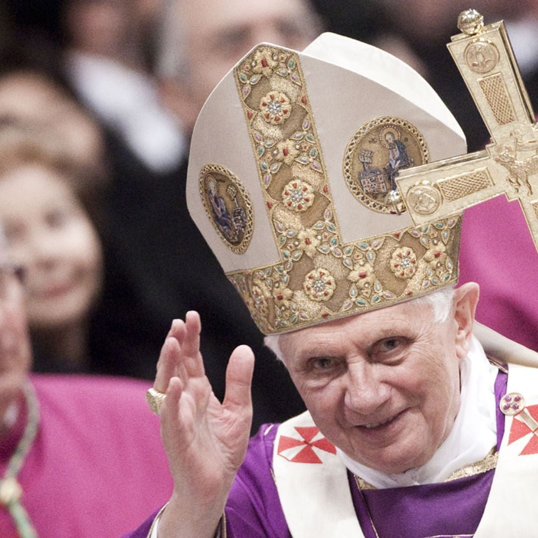 El papel y la influencia en la Iglesia de Benedicto XVI, el hombre que estuvo presente en tres cónclaves