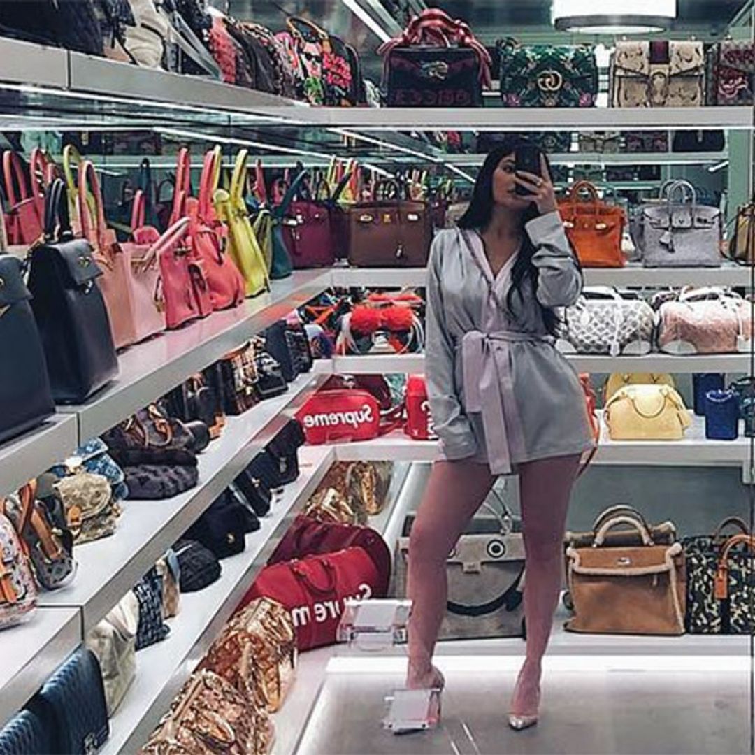 El 'closet' de Kylie Jenner 'esconde' una colección de bolsos ¡de un millón de dólares!