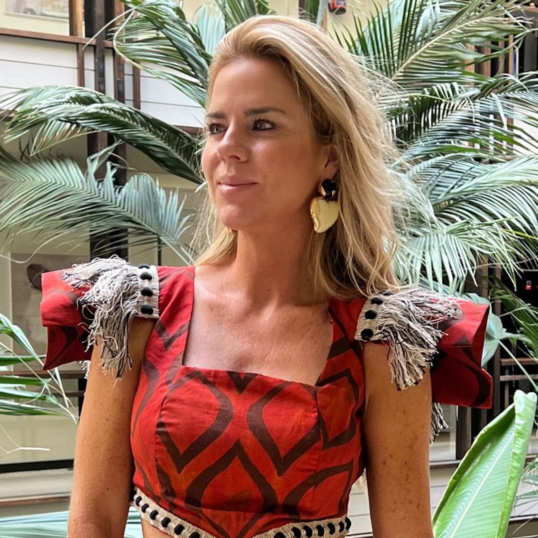 Amelia Bono, la invitada perfecta de bautizo con su vestido 'Etnia' de Inés Domecq y plataformas