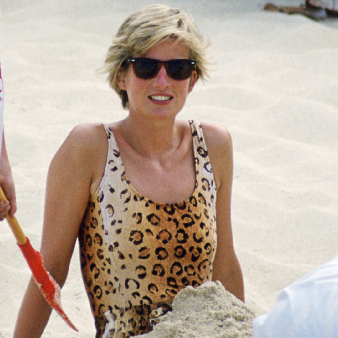 Marta Ortega y Elsa Pataky lo confirman: vuelve el bañador leopardo de Diana de Gales