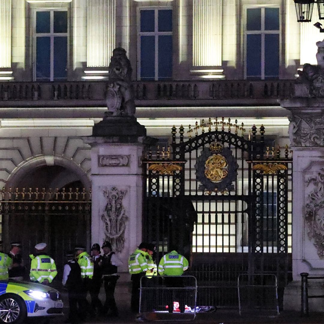 Un detenido y una 'explosión controlada' en el Palacio de Buckingham a cuatro días de la coronación de Carlos III