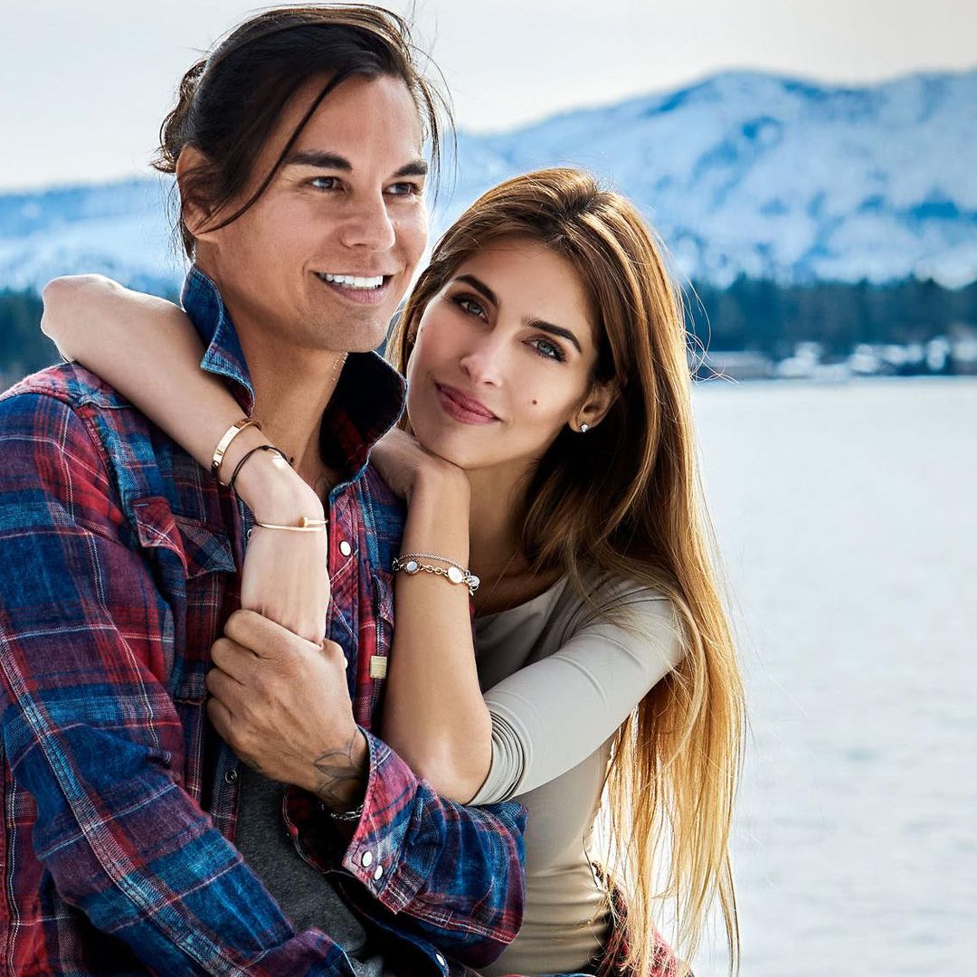 Julio Iglesias Jr. nos presenta a su nueva novia, Ariadna, en su casa del Lago Tahoe