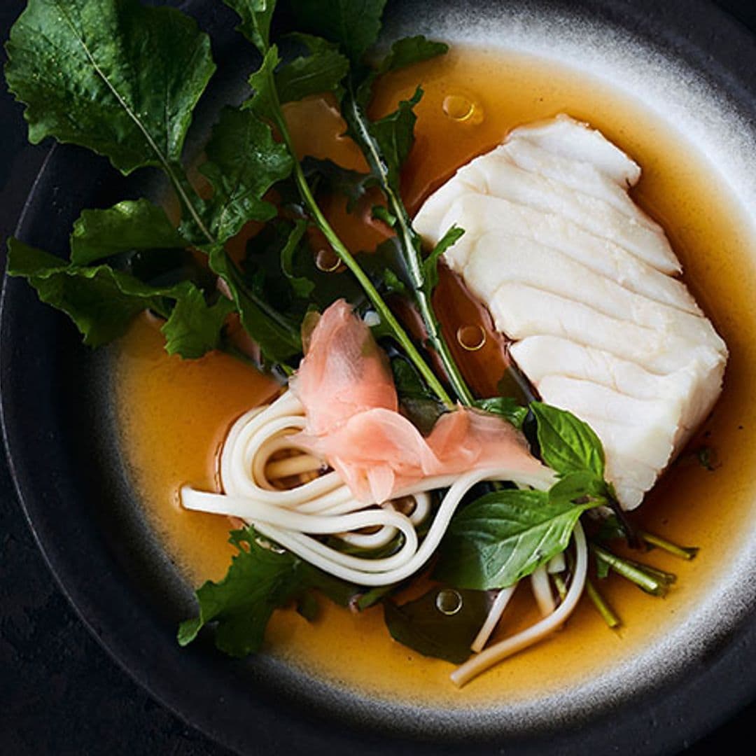 Bacalao con caldo de miso