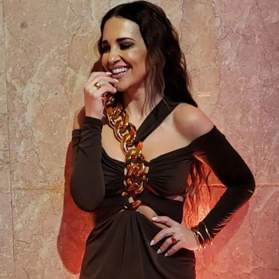 Paula Echevarría arriesga y gana en la alfombra roja con un vestido de cadenas y aberturas