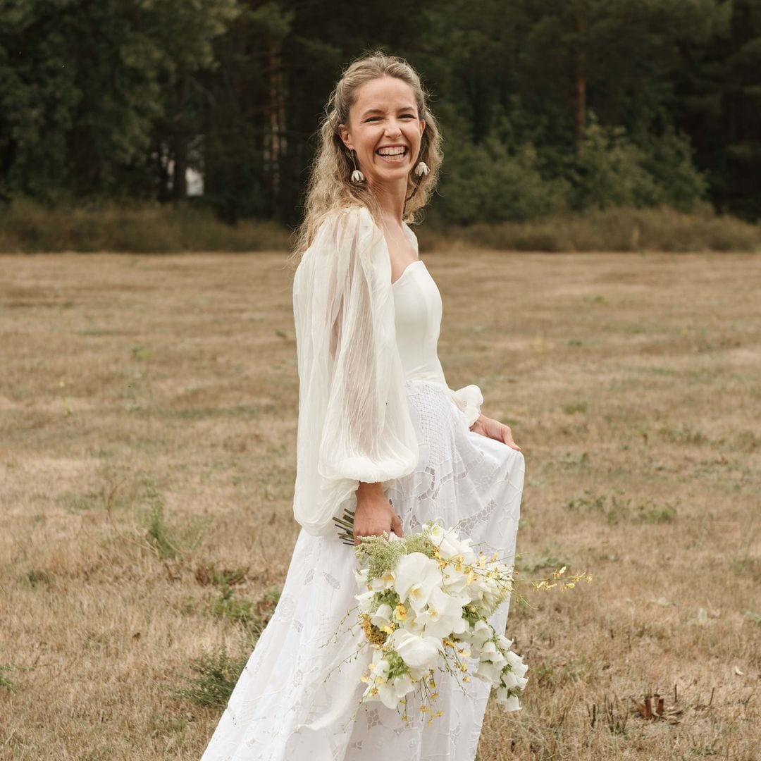 La diseñadora Lucía de Miguel creó su vestido de novia a partir de un mantel y esta es su historia