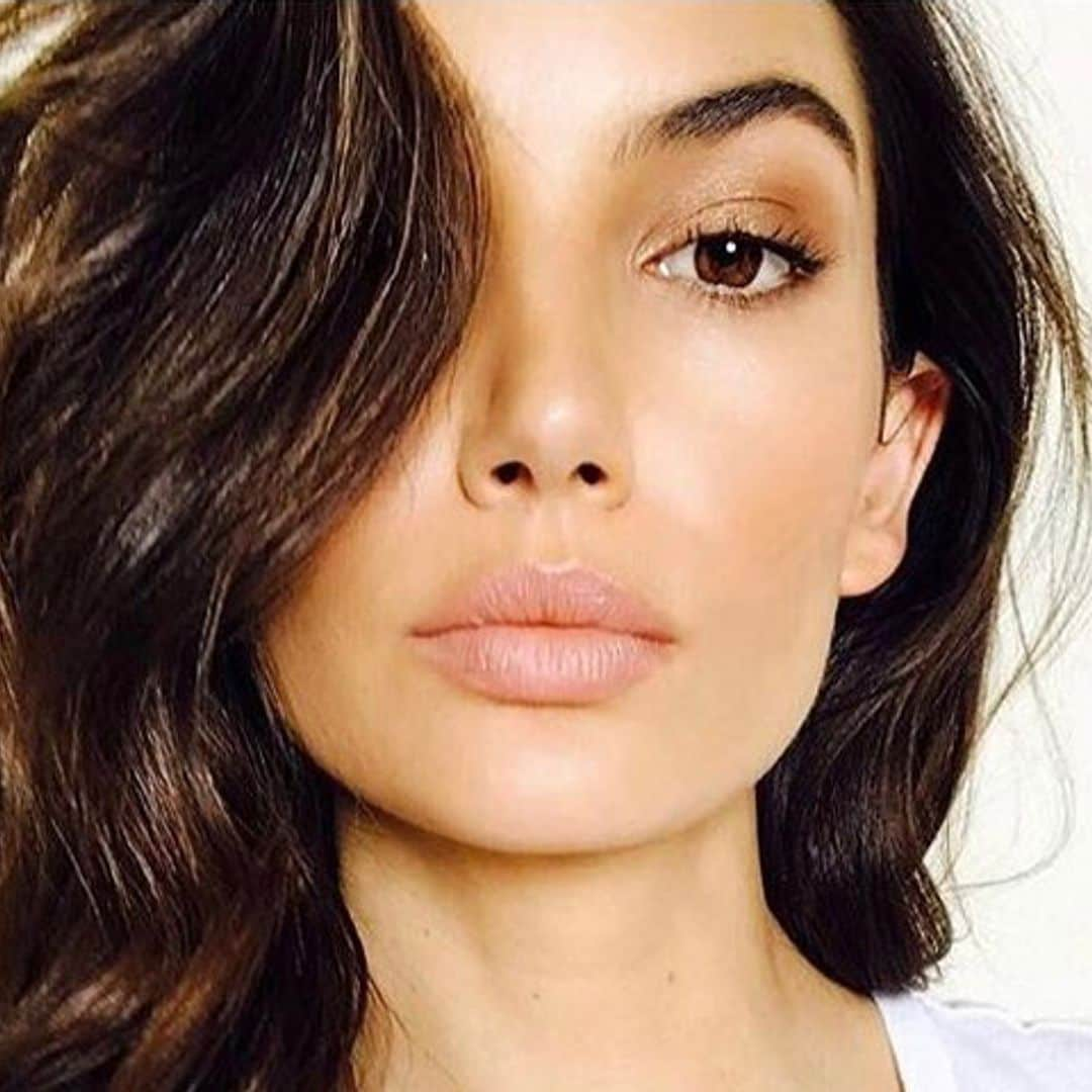 Así es como Lily Aldridge embellece su piel cuando tiene que dormir en el avión