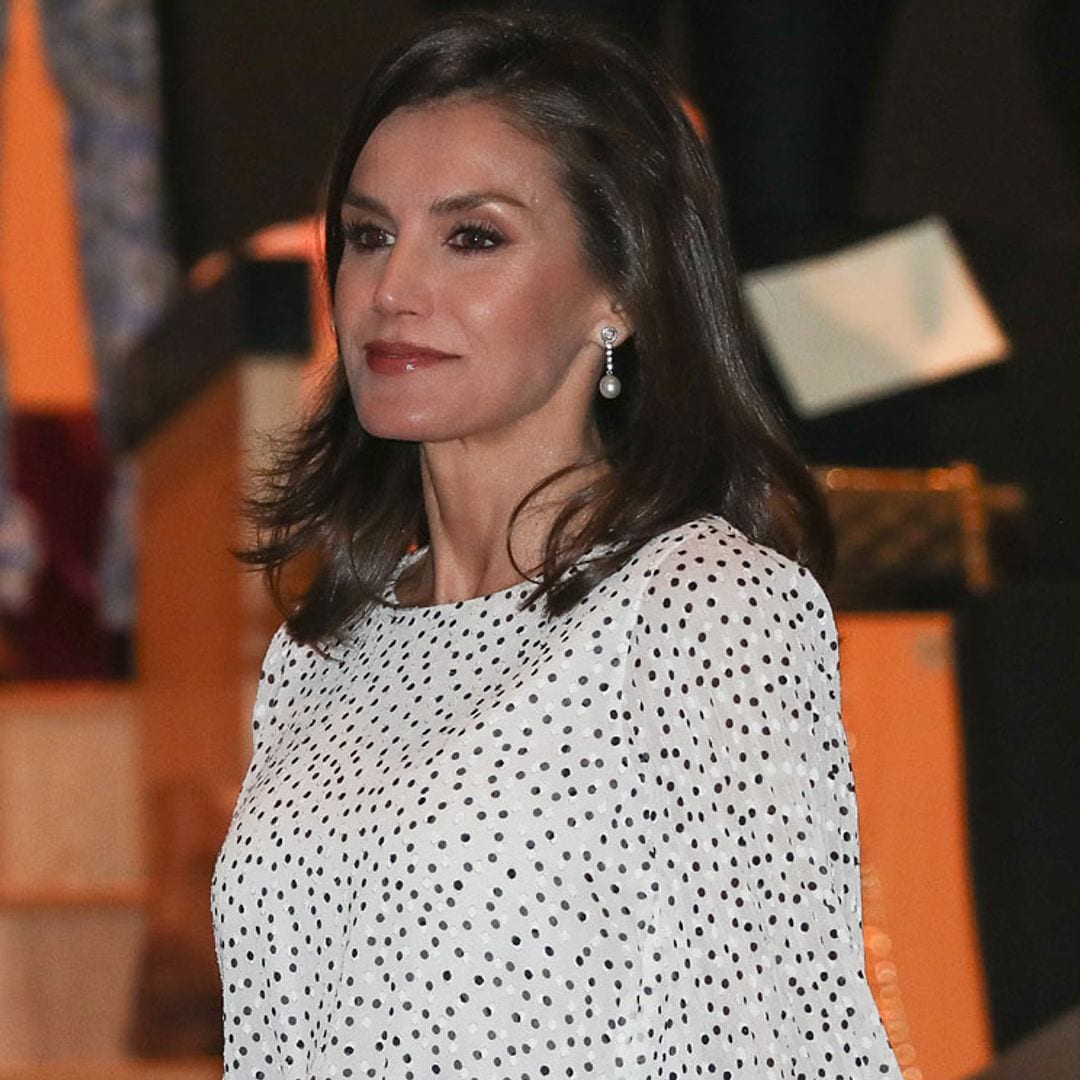 El estilo flamenco de la Reina con su nuevo vestido de lunares '3D'