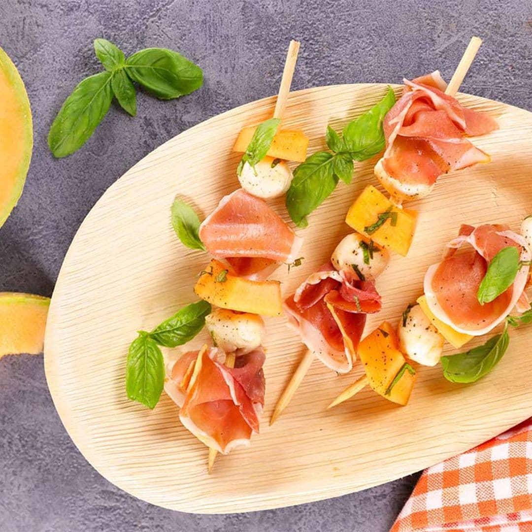 Aperitivo de melón, jamón y mozzarella