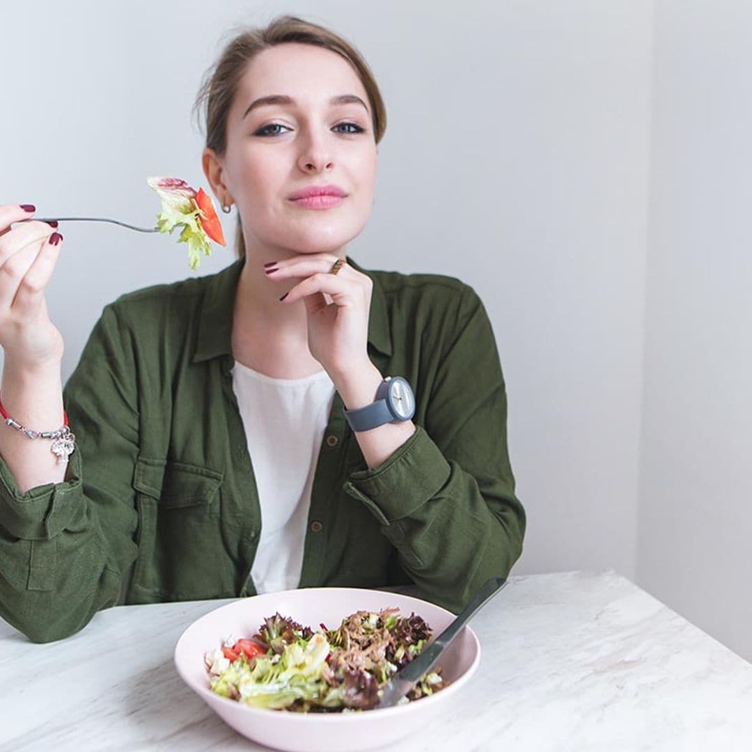 Comer deprisa no es nada bueno, y además te hincha