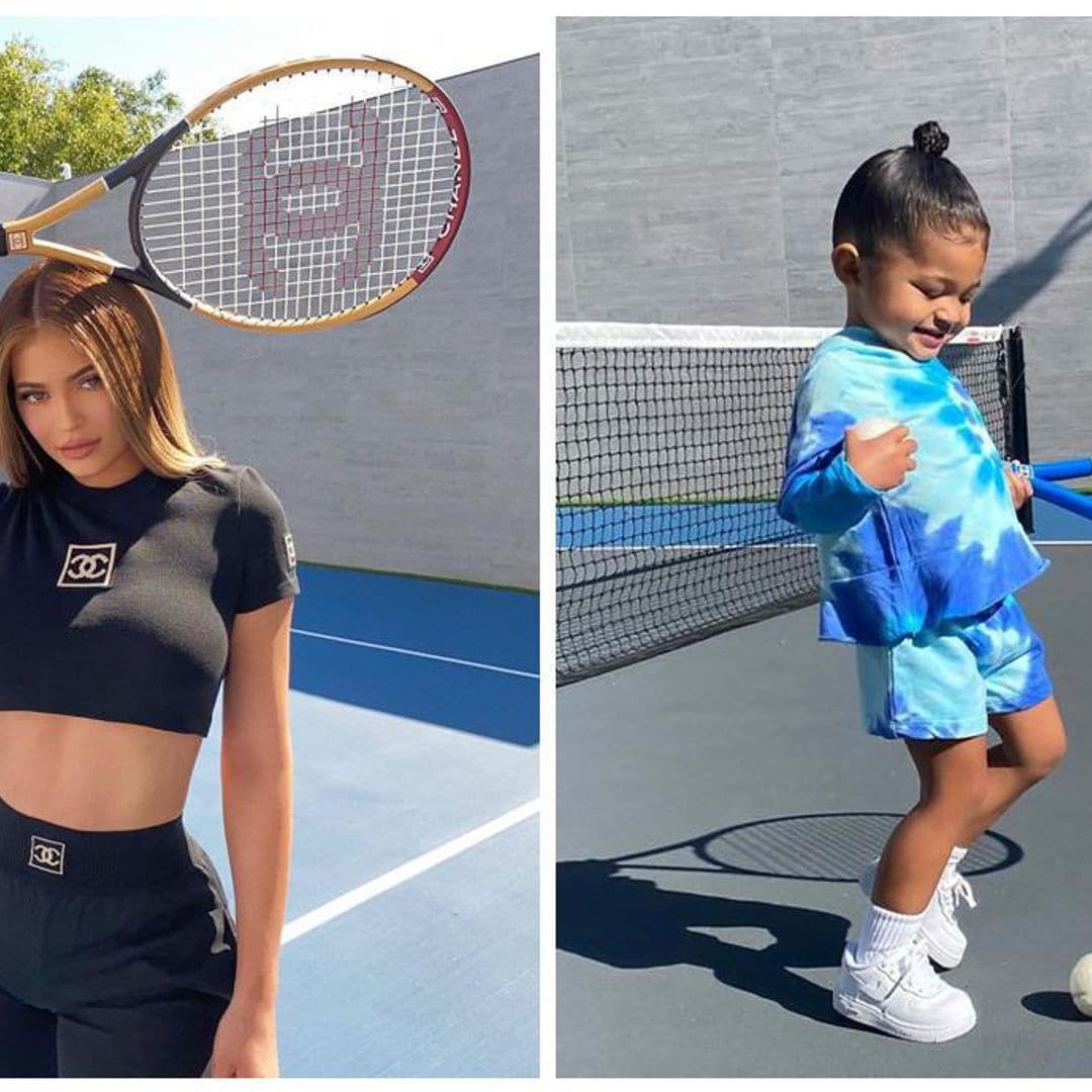 Kylie Jenner muy estilosa con su raqueta Chanel ¡y parece que a Stormi tambien le gusta el tenis!