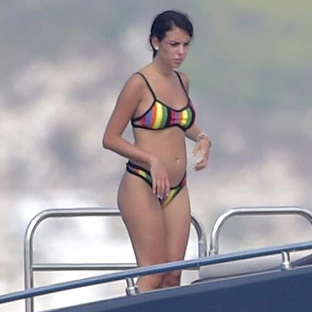 Los bikinis y 'looks' de playa de Georgina Rodríguez al estilo de las Kardashian