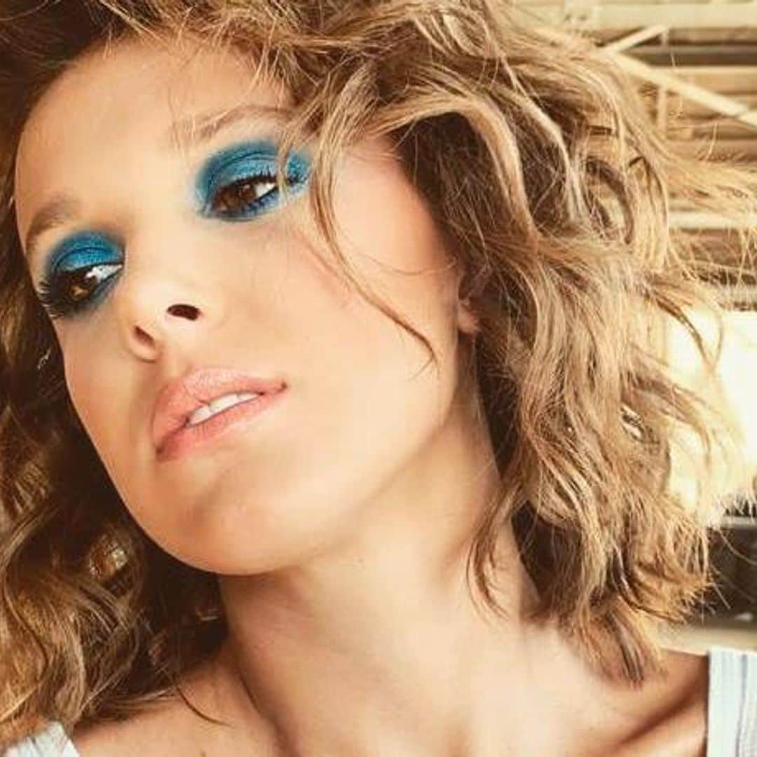 Millie Bobby Brown y otras celebs que se han sumado a la tendencia de sombras de ojos azules